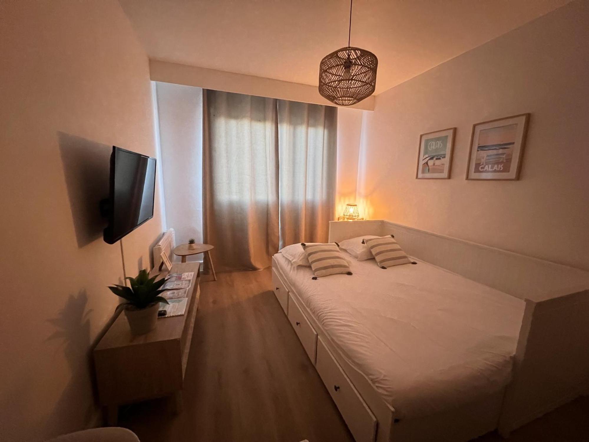 L'Escapade, Studio Avec Vue Mer Calais Eksteriør bilde